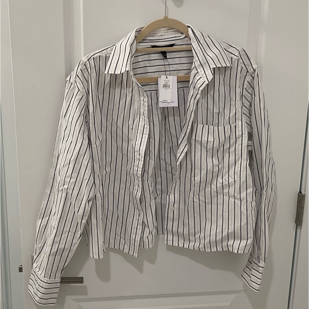 NWT- S - Cropped striped banana republic button up